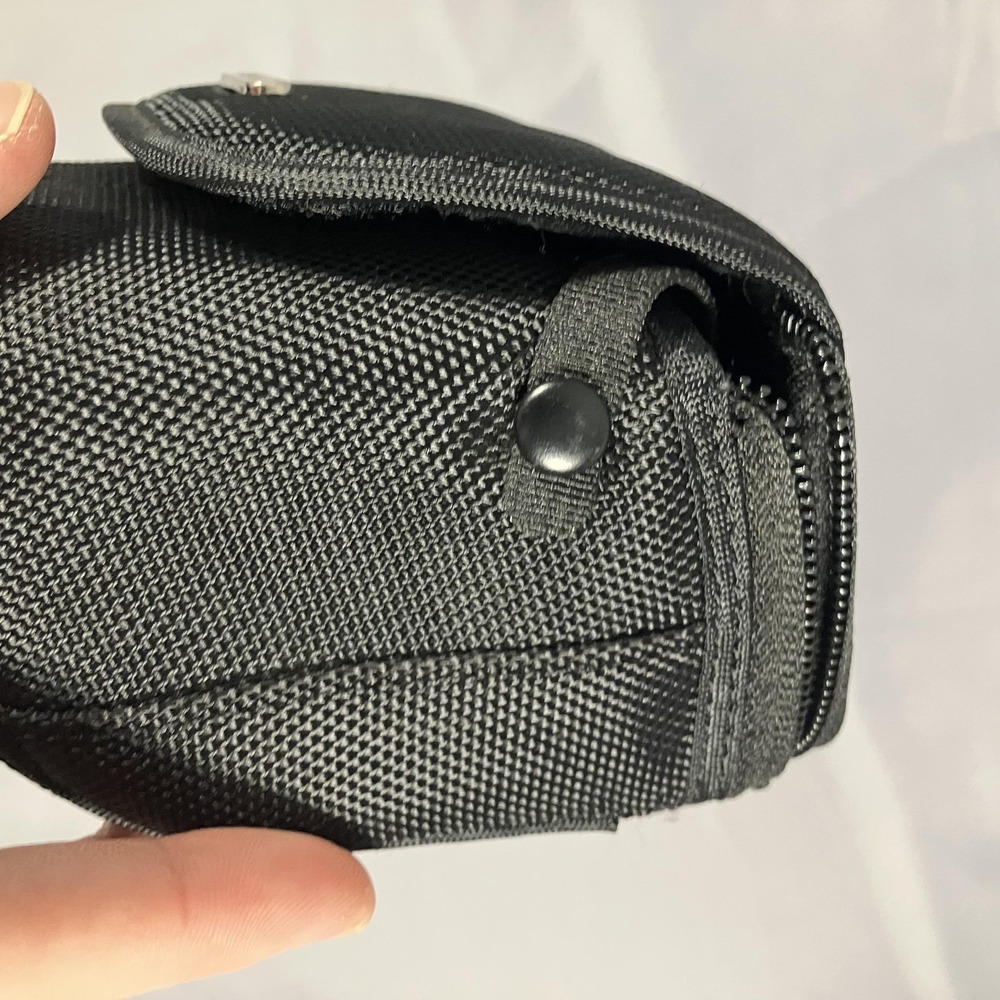 Canon Compact Camera Case Black Nylon Padded Bag Pouch Belt Loop Zip Closure - Picture 3 of 8